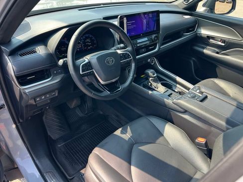 Used 2025 Toyota Grand Highlander AWD Hybrid image 17