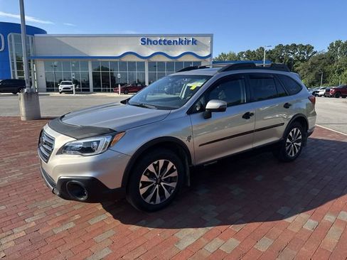 Used 2017 Subaru Outback 2.5i Limited AWD/4WD image 4