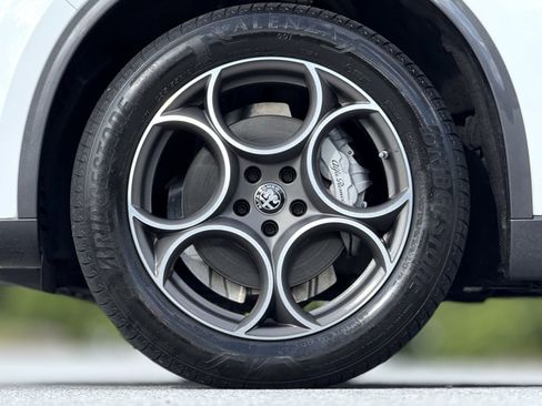 Used 2022 Alfa Romeo Stelvio Ti image 17