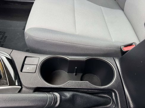 Used 2019 Toyota Corolla L w/ Body Protection Package image 30