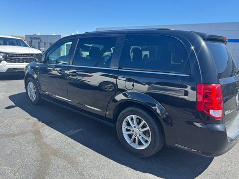 Used 2019 Dodge Grand Caravan SXT image 5