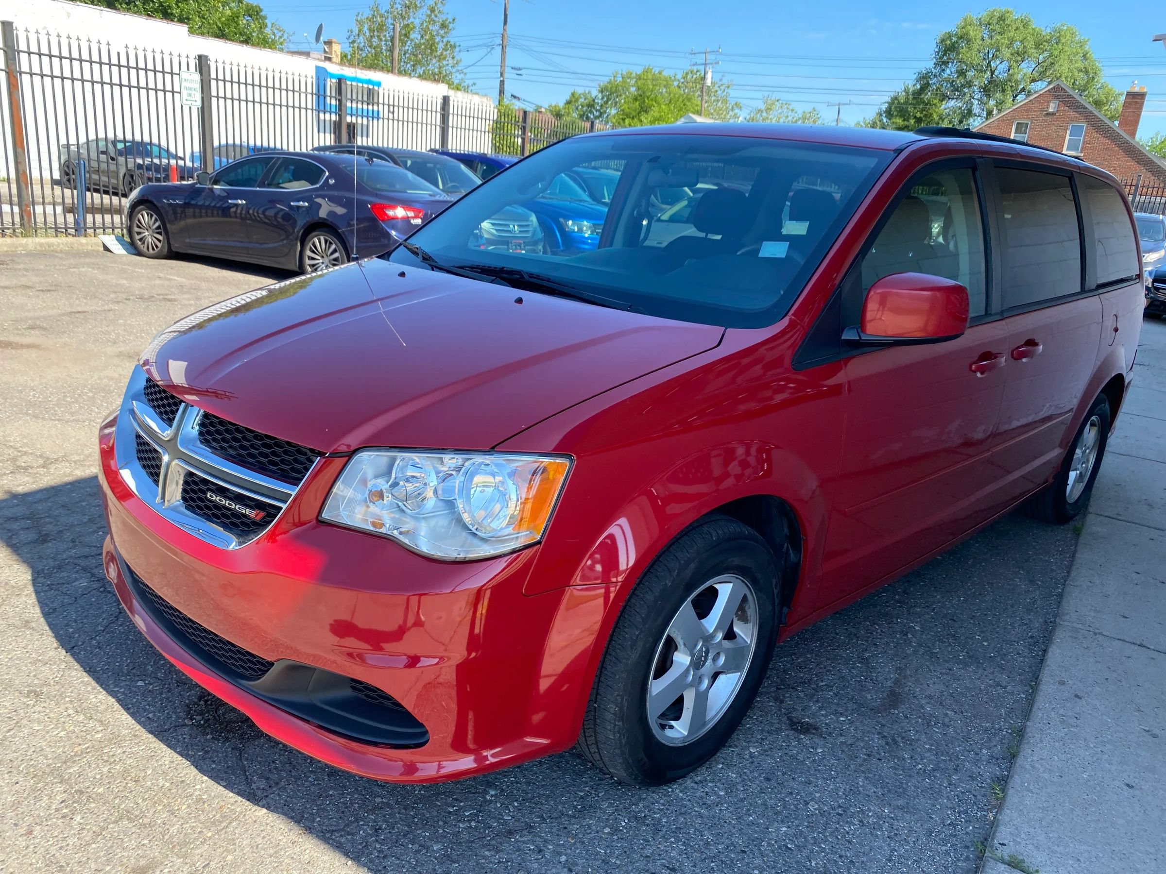 Used 2012 Dodge Grand Caravan SXT FWD image 6
