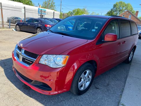 Used 2012 Dodge Grand Caravan SXT FWD image 6