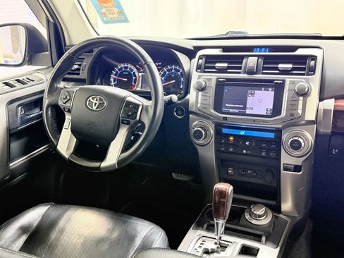 Used 2015 Toyota 4Runner Limited image 19