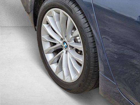 Certified 2023 BMW 530i image 5