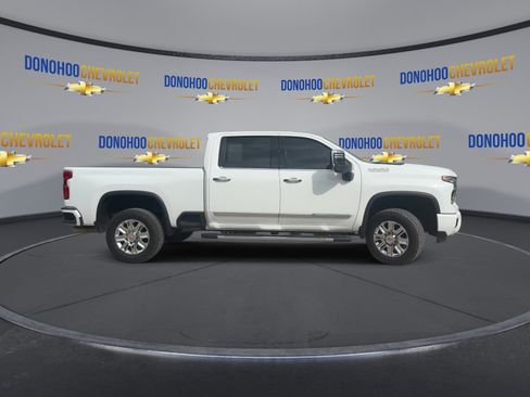 Used 2024 Chevrolet Silverado 2500 High Country w/ High Country Premium Package AWD/4WD image 9