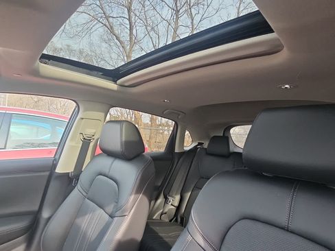 Used 2025 Honda HR-V EX-L image 6