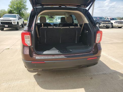 Used 2020 Ford Explorer XLT AWD/4WD image 31