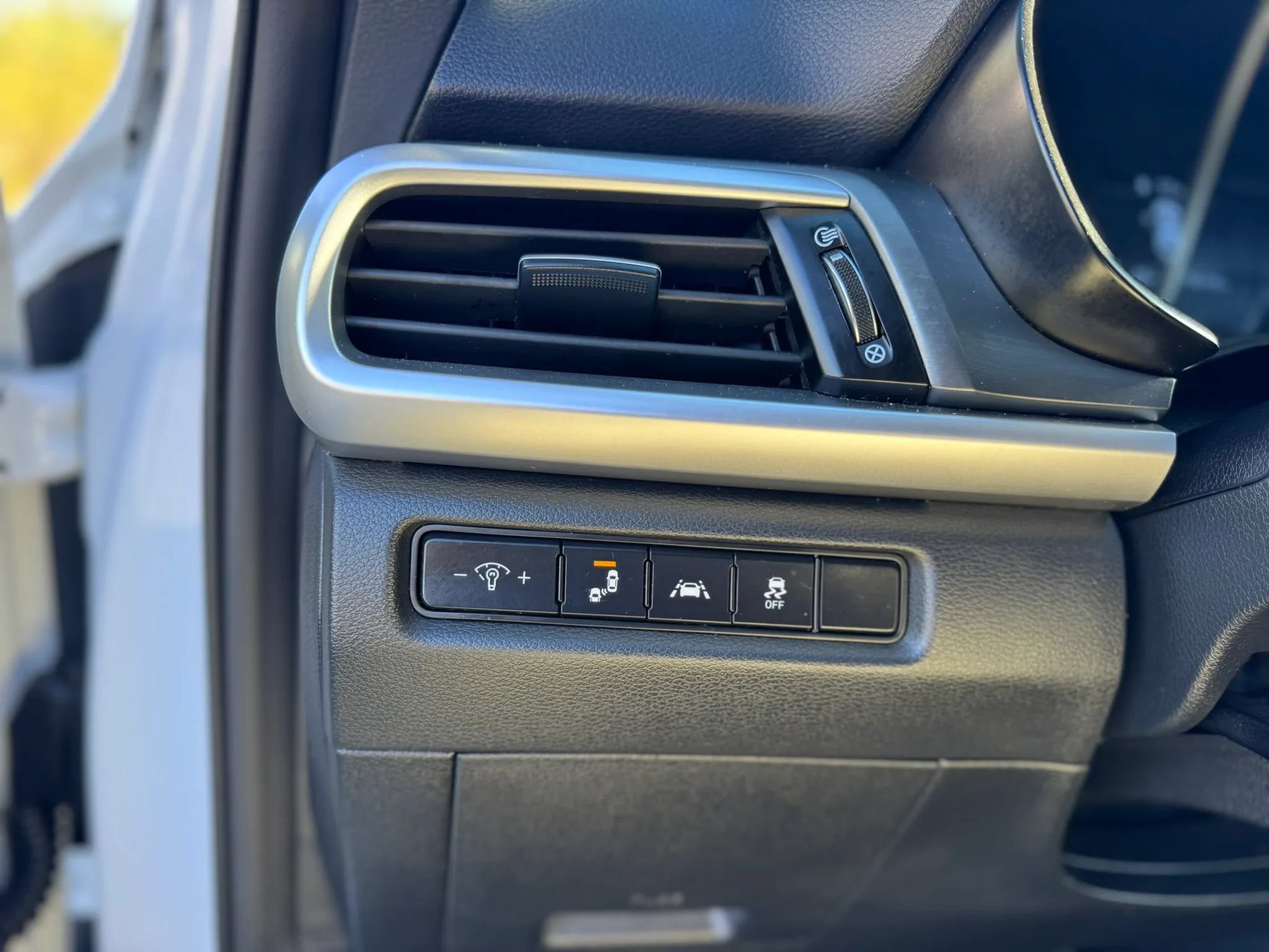 Used 2020 Kia Telluride S w/ S 8 Passenger Seating Package AWD/4WD image 24