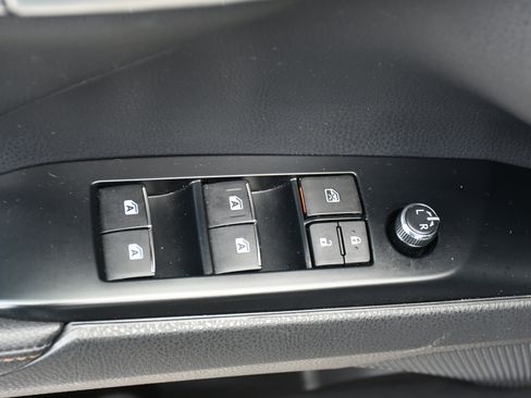 Certified 2019 Toyota Camry XLE image 10