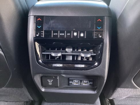 Used 2023 Jeep Grand Cherokee Overland w/ Advanced Protech Group III image 29