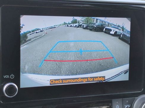 Used 2023 Toyota Highlander XLE FWD image 21