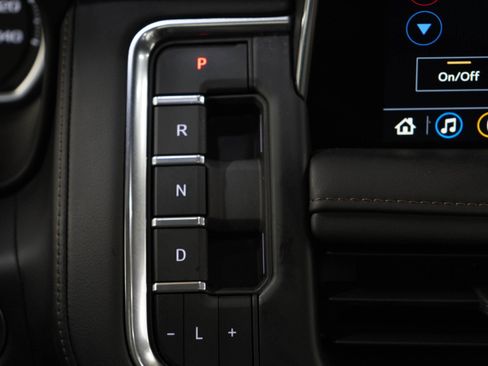Used 2021 Chevrolet Tahoe High Country AWD/4WD image 40