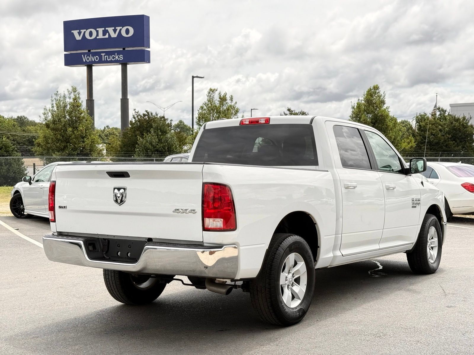 Used 2021 RAM 1500 Classic SLT AWD/4WD image 8