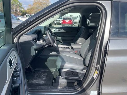 New 2026 Ford Explorer Active w/ Active Comfort Package image 9