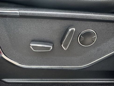 Used 2023 Ford F150 Lariat w/ Equipment Group 502A High image 10