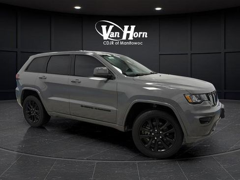 Used 2022 Jeep Grand Cherokee Laredo X image 38