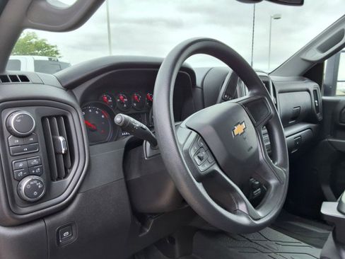 Used 2025 Chevrolet Silverado 2500 W/T w/ WT/CX Safety Package AWD/4WD image 11
