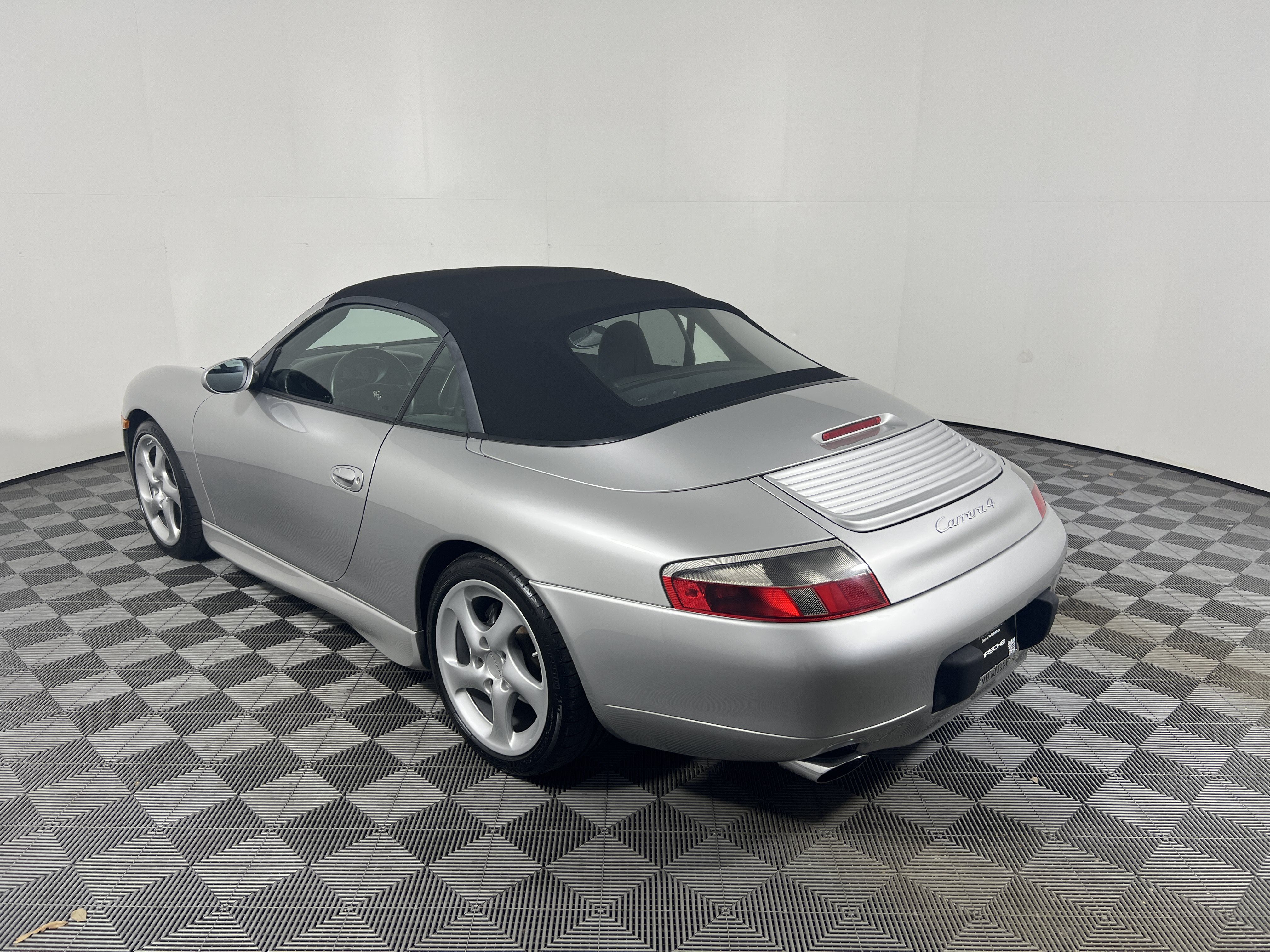 Used 2001 Porsche 911 Cabriolet image 3
