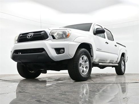 Used 2012 Toyota Tacoma PreRunner image 21