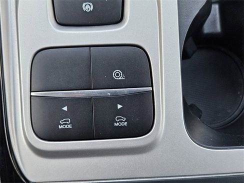 Used 2022 Ford Explorer ST-Line w/ Class IV Trailer Tow Package image 21