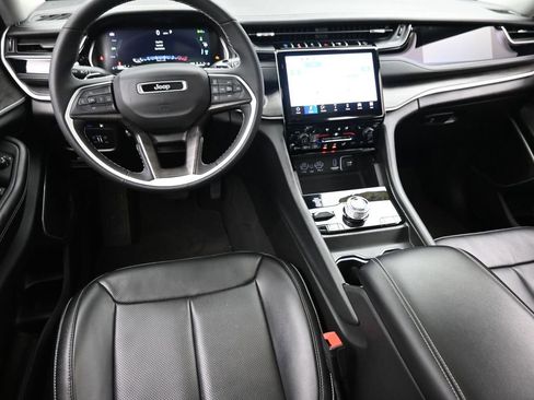 Used 2023 Jeep Grand Cherokee 4WD 4xe w/ Luxury Tech Group II image 12