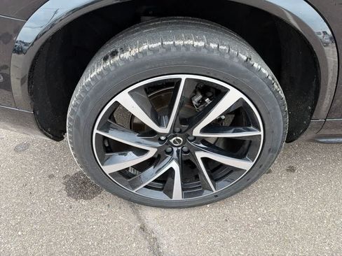 Used 2024 Volvo XC90 B6 Plus w/ Protection Package Premier AWD/4WD image 11