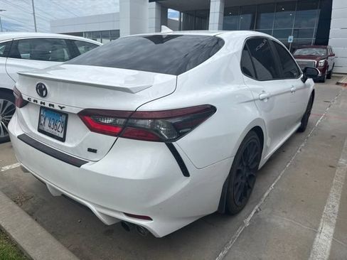 Used 2021 Toyota Camry SE w/ TRD Appearance Package (TMS) FWD image 3
