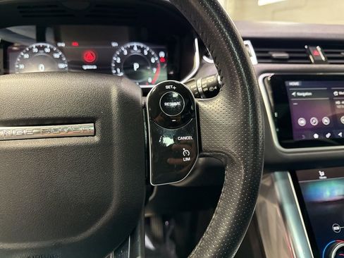 Used 2018 Land Rover Range Rover Sport SE image 12