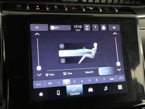 Used 2023 Jeep Grand Cherokee Laredo AWD/4WD image 33