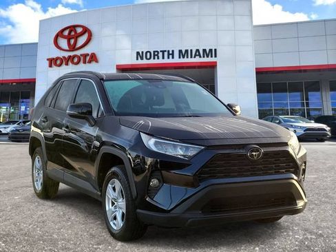 Used 2019 Toyota RAV4 XLE FWD image 1