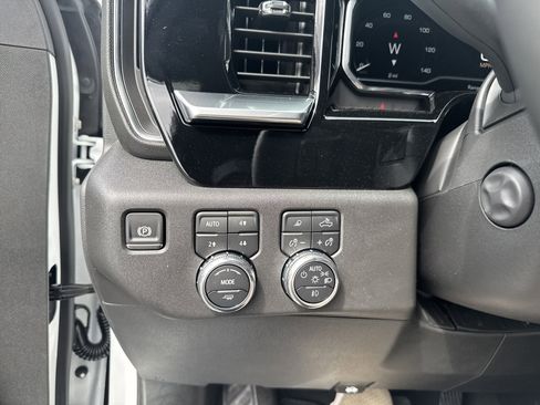 New 2025 GMC Sierra 1500 SLT w/ SLT Premium Package image 30