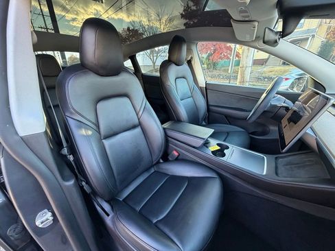 Used 2022 Tesla Model Y Performance image 11