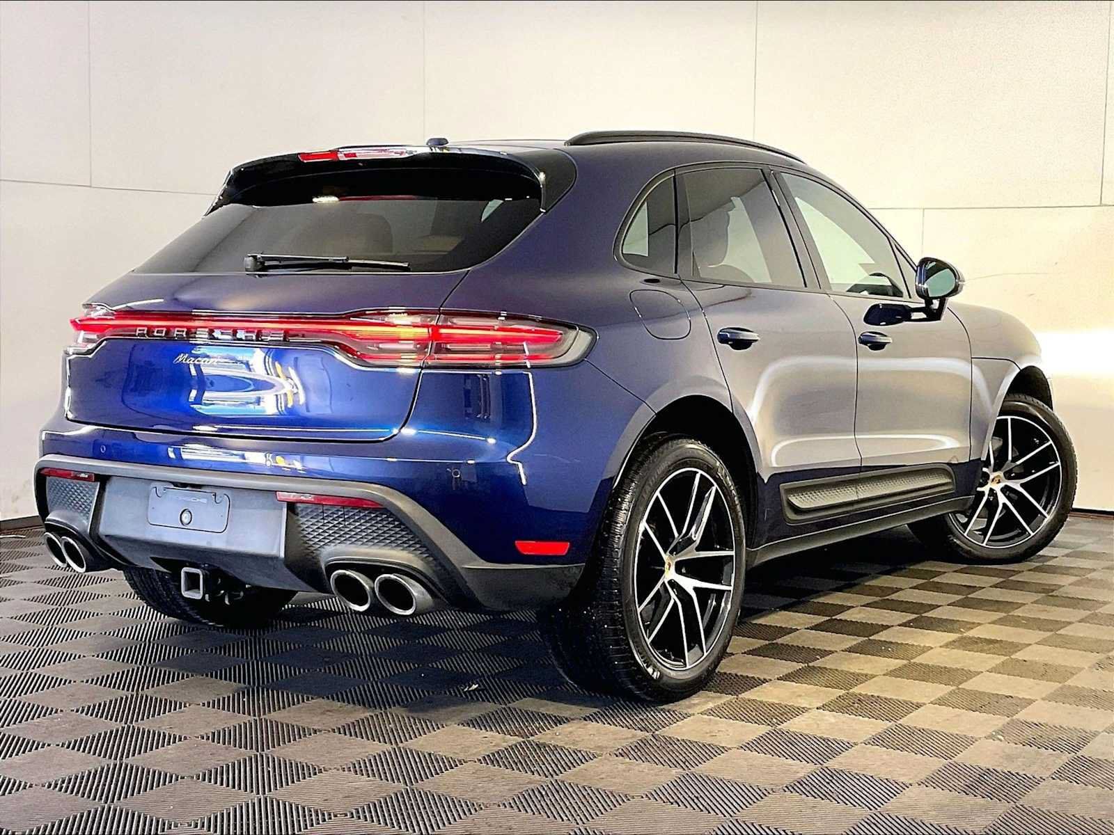 Certified 2024 Porsche Macan AWD/4WD image 7
