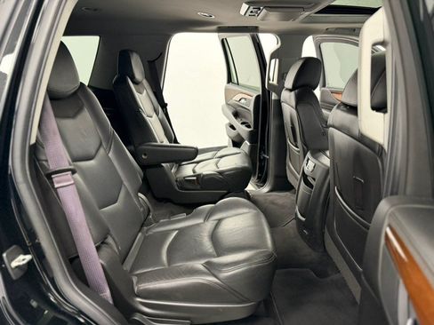 Used 2017 Cadillac Escalade Luxury AWD/4WD image 47