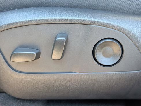 New 2026 Chevrolet Traverse LT image 16