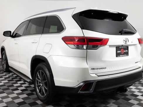 Used 2019 Toyota Highlander Limited Platinum AWD/4WD image 5