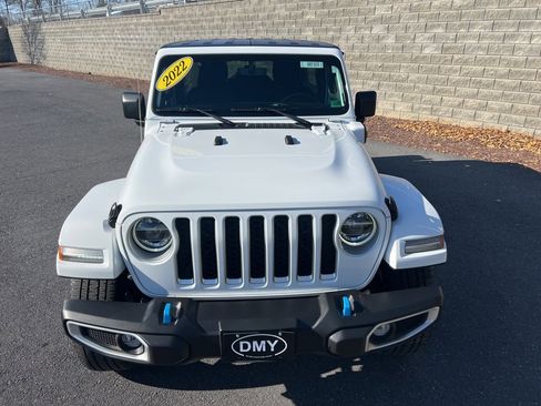 Used 2022 Jeep Wrangler Unlimited Sahara w/ Cold Weather Group image 9