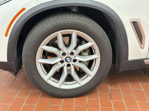 Used 2021 BMW X5 xDrive40i w/ Premium Package image 10