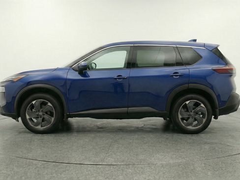 Used 2025 Nissan Rogue SV image 5