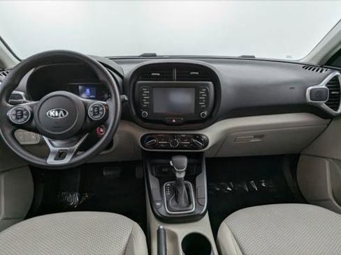 Used 2020 Kia Soul LX image 24