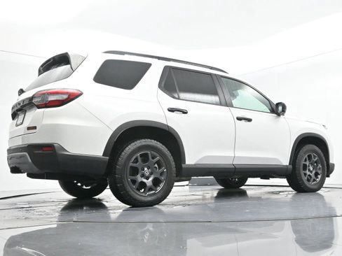 Used 2024 Honda Pilot TrailSport image 60