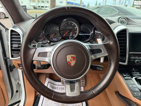 Used 2014 Porsche Cayenne Turbo S image 30