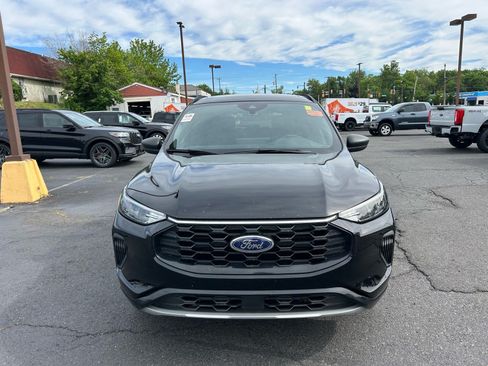 Used 2024 Ford Escape ST-Line w/ Tech Pack #1 AWD/4WD image 2