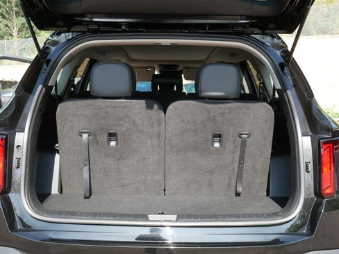 Certified 2024 Kia Sorento S w/ Panoramic Sunroof Package AWD/4WD image 18