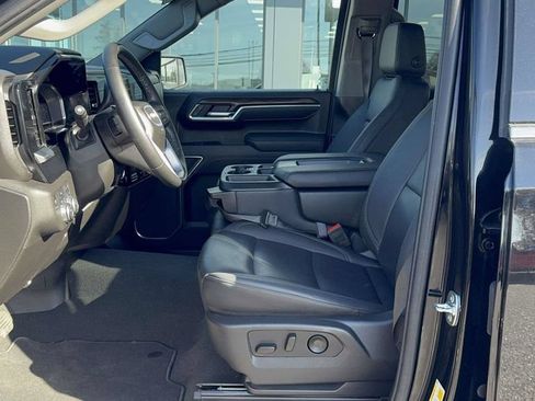 Used 2025 GMC Sierra 1500 SLT AWD/4WD image 14