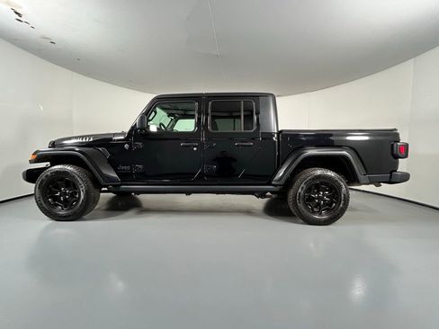 Used 2022 Jeep Gladiator Sport AWD/4WD image 4