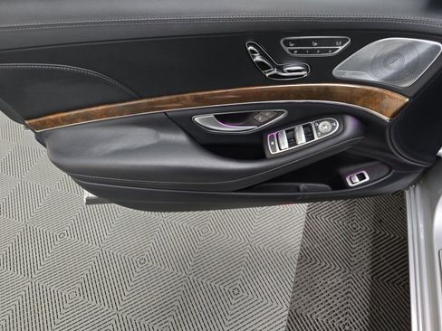 Used 2016 Mercedes-Benz S 550 4MATIC Sedan w/ Premium Package image 21