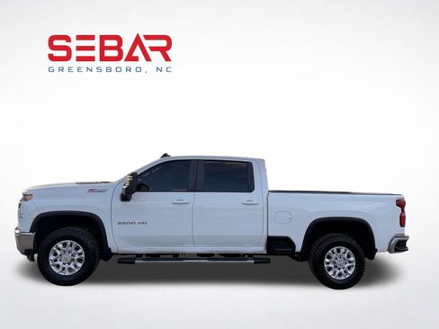 Used 2022 Chevrolet Silverado 2500 LT w/ Convenience Package AWD/4WD image 9