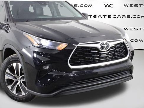 Used 2023 Toyota Highlander XLE FWD image 47